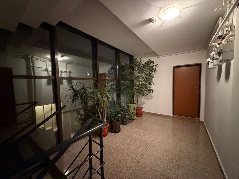 Arcul de Triumf, Herastrau, 2 camere, bloc 2006.