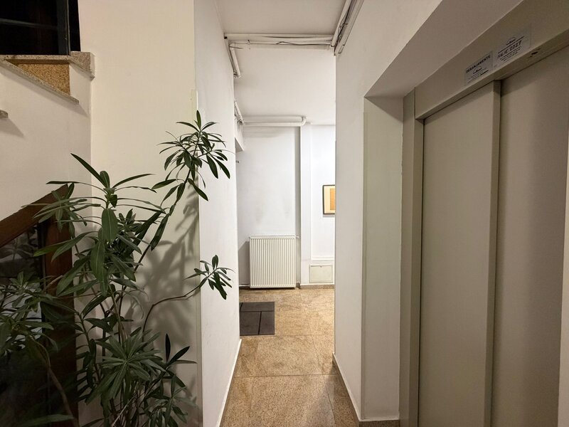 Arcul de Triumf, Herastrau, 2 camere, bloc 2006.