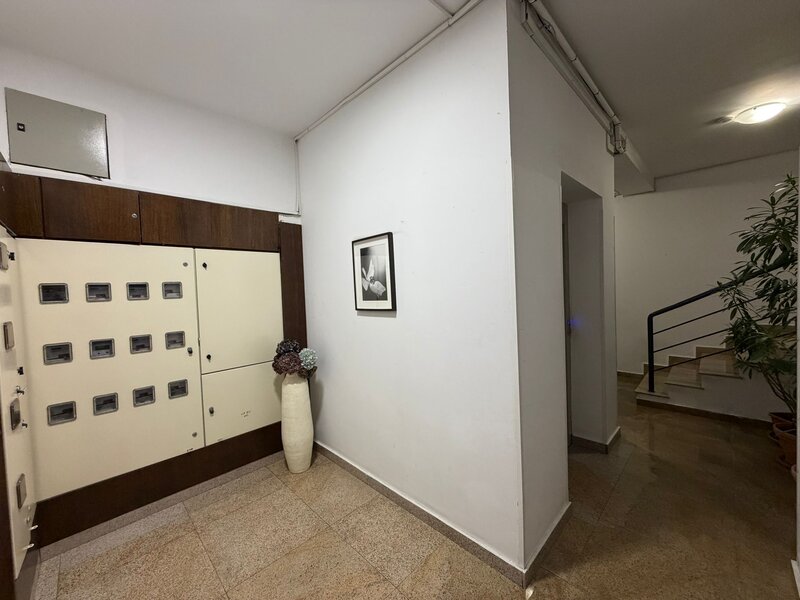 Arcul de Triumf, Herastrau, 2 camere, bloc 2006.