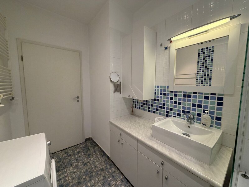 Arcul de Triumf, Herastrau, 2 camere, bloc 2006.